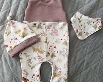 Baby Set Mädchen Boho Strampler Set Blumen | Romper mit Mütze & Halstuch | Neugeborenen Outfit | Handmade Baby Kleidung Geschenk