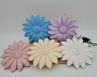 Marguerites faites à la main, céramique coulée à la main, marguerite de cadeau de décoration d'été de fleur de fleur en céramique