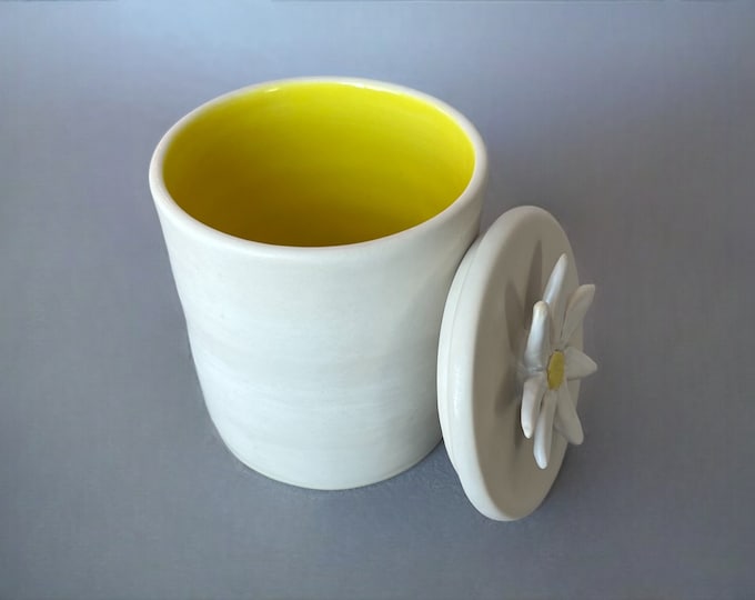 Jayne's Daisy Jar