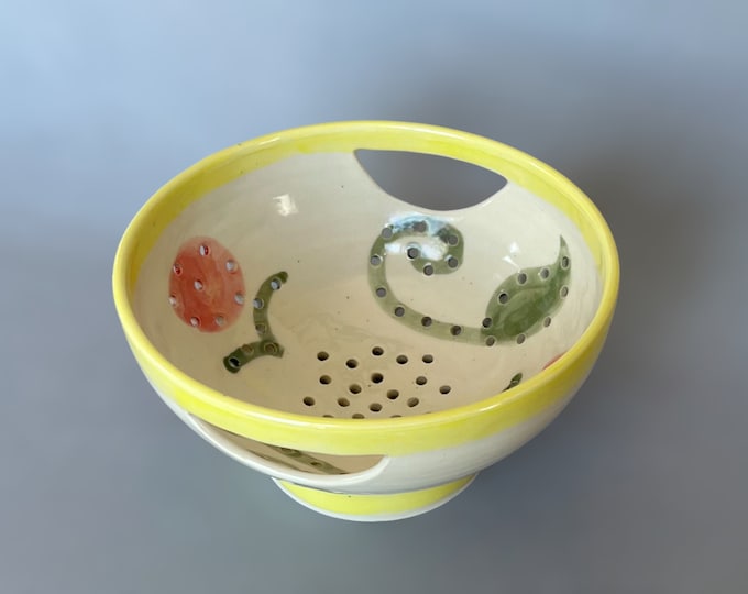 Signature Strainer