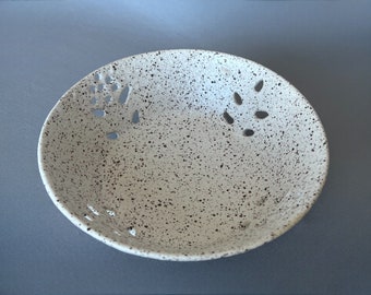 Carved Fruit Bowl - Kitchen Shelf