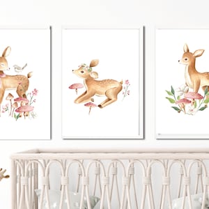 Poster 3er Set Reh Bambi Deer Pilze Tierbaby Wald Blumen Rosa Aquarell Pastell Mädchen Safari Kinderposter Wandbild Kinderzimmer Geschenk