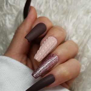 Press on nails