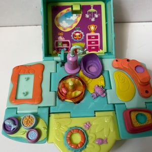 Vintage Littlest Pet Shop Teeniest Tiniest Carry Case Playset 2006 Mini LPS Micro House Compact Travel Set No Figures