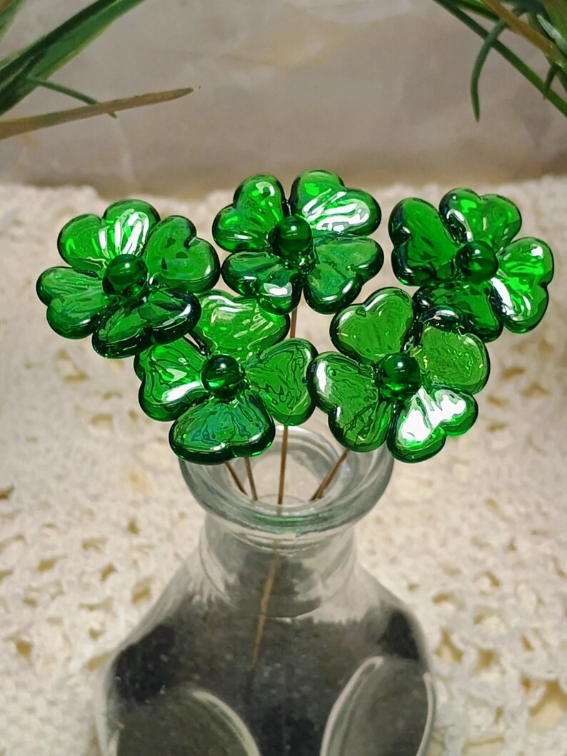 Glass 4 leaf Clover Shamrock, Luck of the Irish, kelly green handblown lampwork plant pick on 5in wire. bouquet, Irish gift, approx 3/4inch Set/5