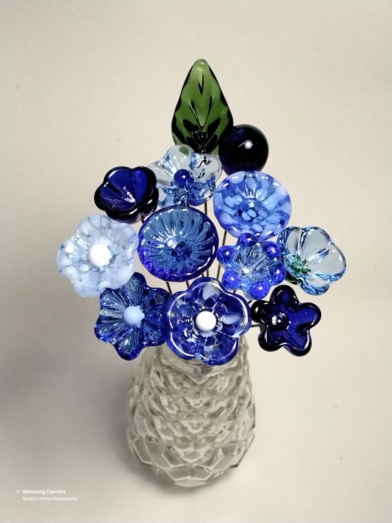 TRUE BLUE Bouquet-loyal/trustworthy/faithful glass Flower/leaf 11