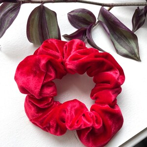 Red Velvet Scrunchies, Velvet Scrunchies, Red Scrunchies, Christmas Scrunchies, Holiday Scrunchies
