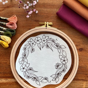 Stick and Stitch, flower wreath, spring, spring, bunny, flower wreath, embroidery template, water-soluble, embroidery picture, embroidery, embroidering, diy, handmade image 3