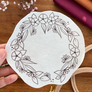 Stick and Stitch, flower wreath, spring, spring, bunny, flower wreath, embroidery template, water-soluble, embroidery picture, embroidery, embroidering, diy, handmade image 1