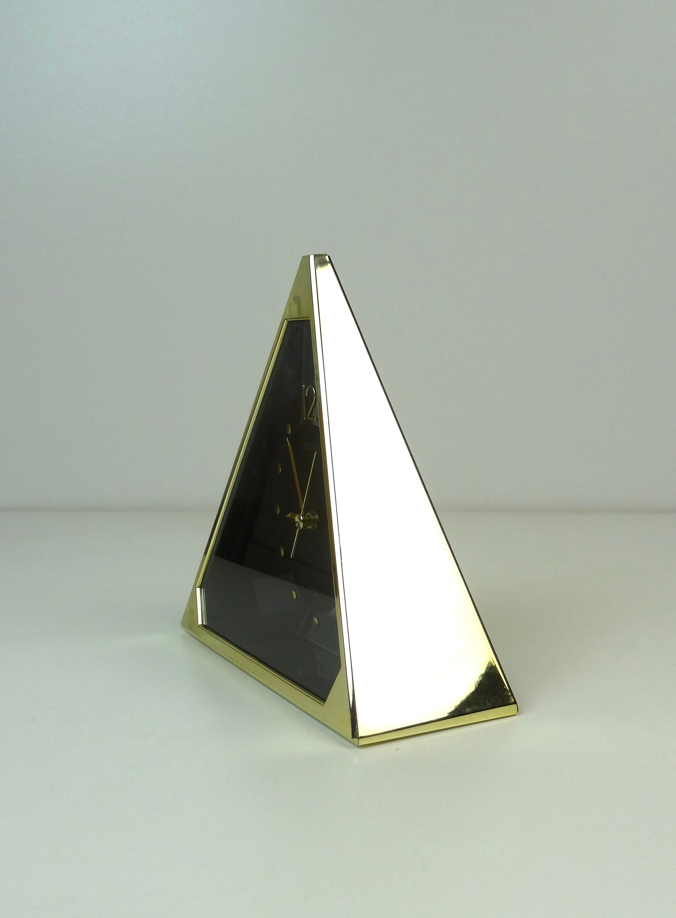 Stunning 80s Seiko Postmodern Memphis Age Pyramide Desk Clock Neo Art ...