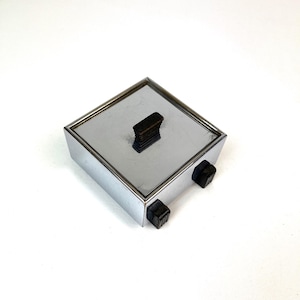 Raro piccolo portagioie cromato in stile Bauhaus Art Déco cubista, Germania 1925