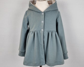 Sweatjacke Gr. 104, Kuscheljacke, mit Raffung und Knöpfen