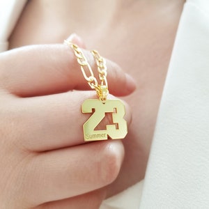 Collier de numéro porte-bonheur,collier numéro personnalisé avec nom, collier de nom d’or,collier de numéro de joueur,collier de numéro porte-bonheur,collier de numéro d’équipe