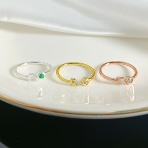 Anillo de piedra de nacimiento personalizado, anillo de carta personalizado, apilamiento de anillos de piedra de nacimiento, anillo inicial, anillo minimalista, regalos para ella, regalo del día de la madre
