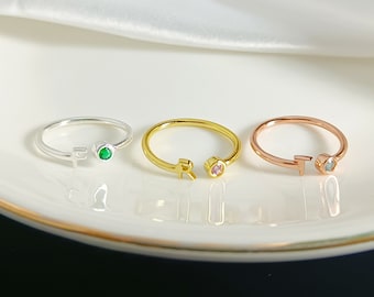 Gepersonaliseerde Birthstone Ring, Aangepaste Letter Ring, Stapelen Birthstone Ringen, Eerste Ring, Minimalistische Ring, Geschenken voor haar, Moederdag Gift