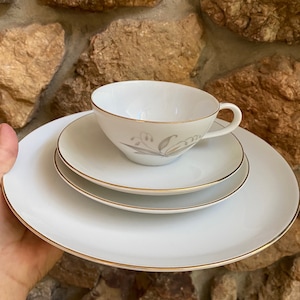 Kaysons 3-piece place setting Fine China Japan MS Golden Rhapsody 1961 Saucer, dinner plate, salad dessert plate.