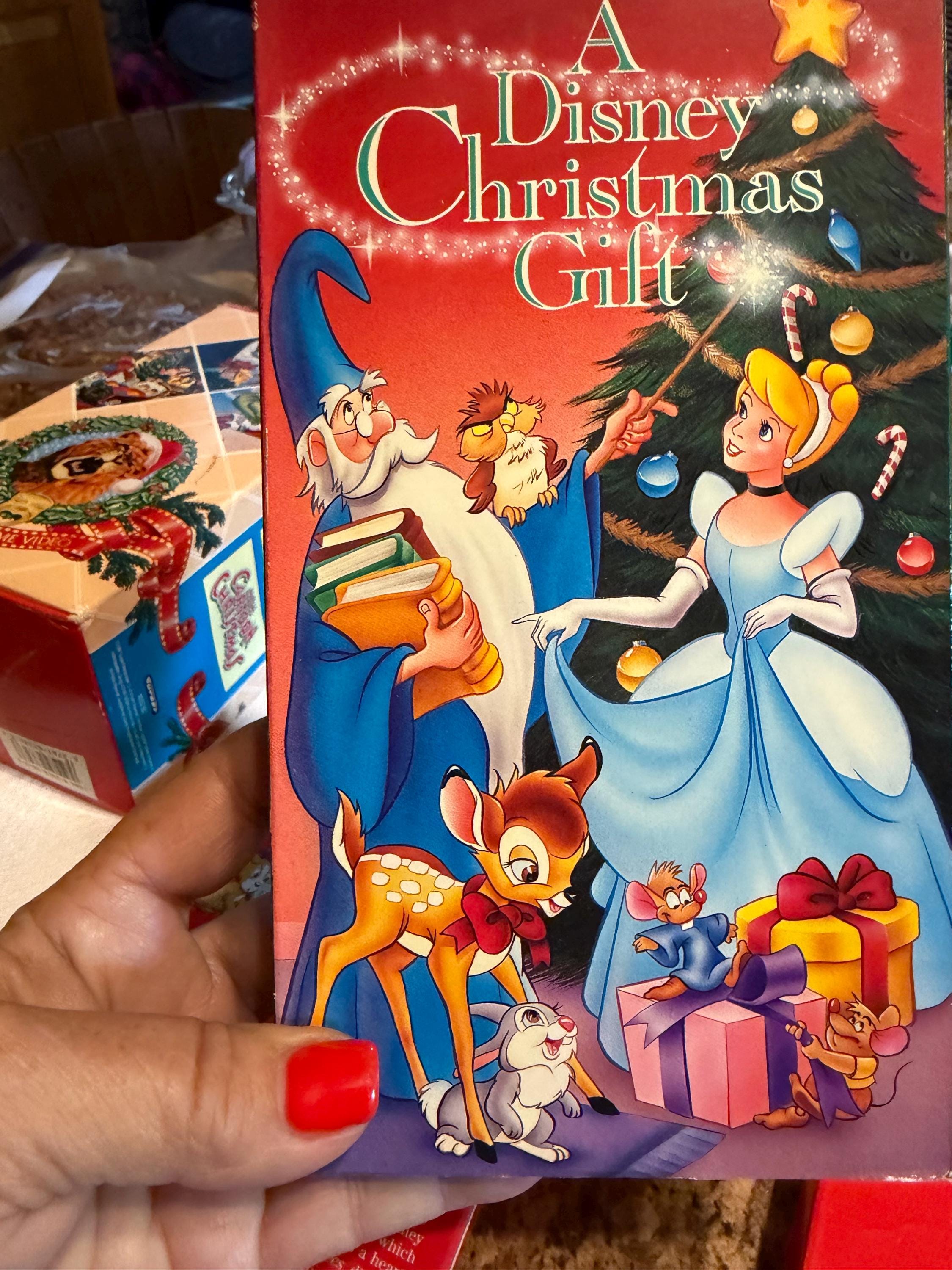 ディズニーのクリスマスVHSテープ ディズニーのクリスマスギフト MGM 