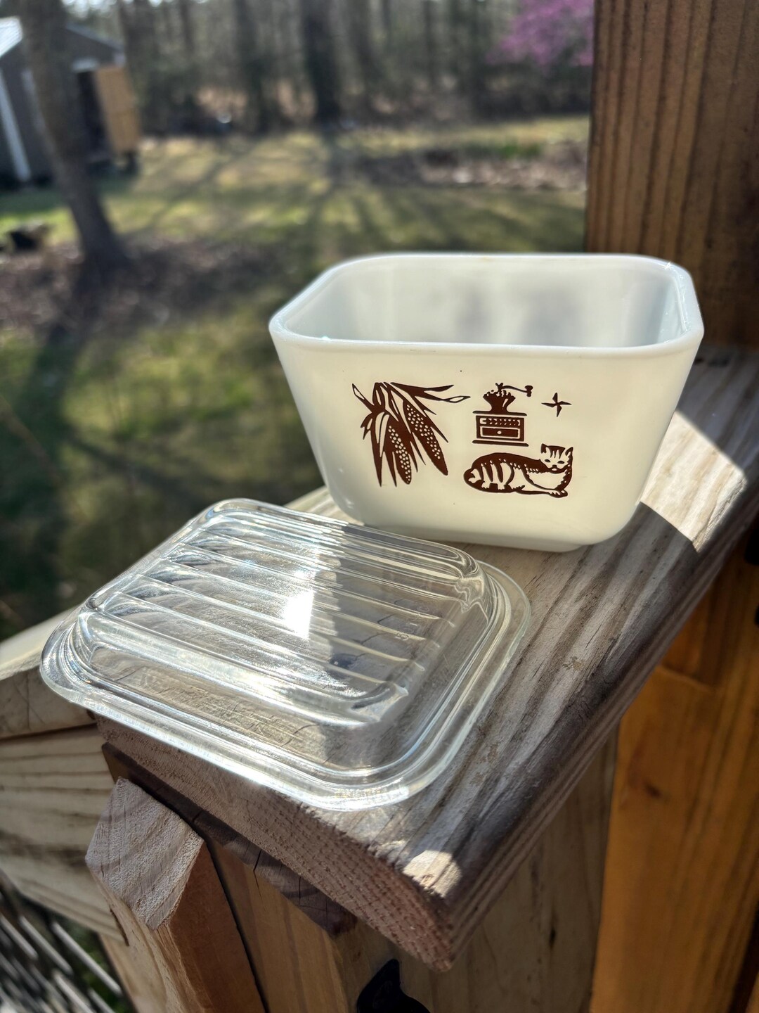Pyrex Early American Refrigerator Jar With Lid Small 4.25 Inch