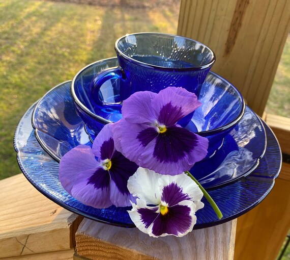 VAJILLA PARA UNA PERSONA AZUL COBALTO UNA FLOR