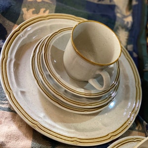 Crown Manor Place Setting Hand-painted Stoneware Desert Winds Japan 5-piece Place Setting