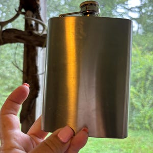 Metal Drinking Flask Drinkware Barware Hip Flask Thin Curved Design 8 oz Stainless Steel