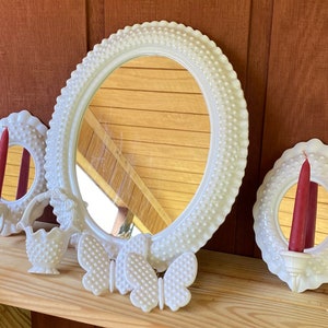 Burwood White Hobnail Wall Decor 1985 EE. UU.