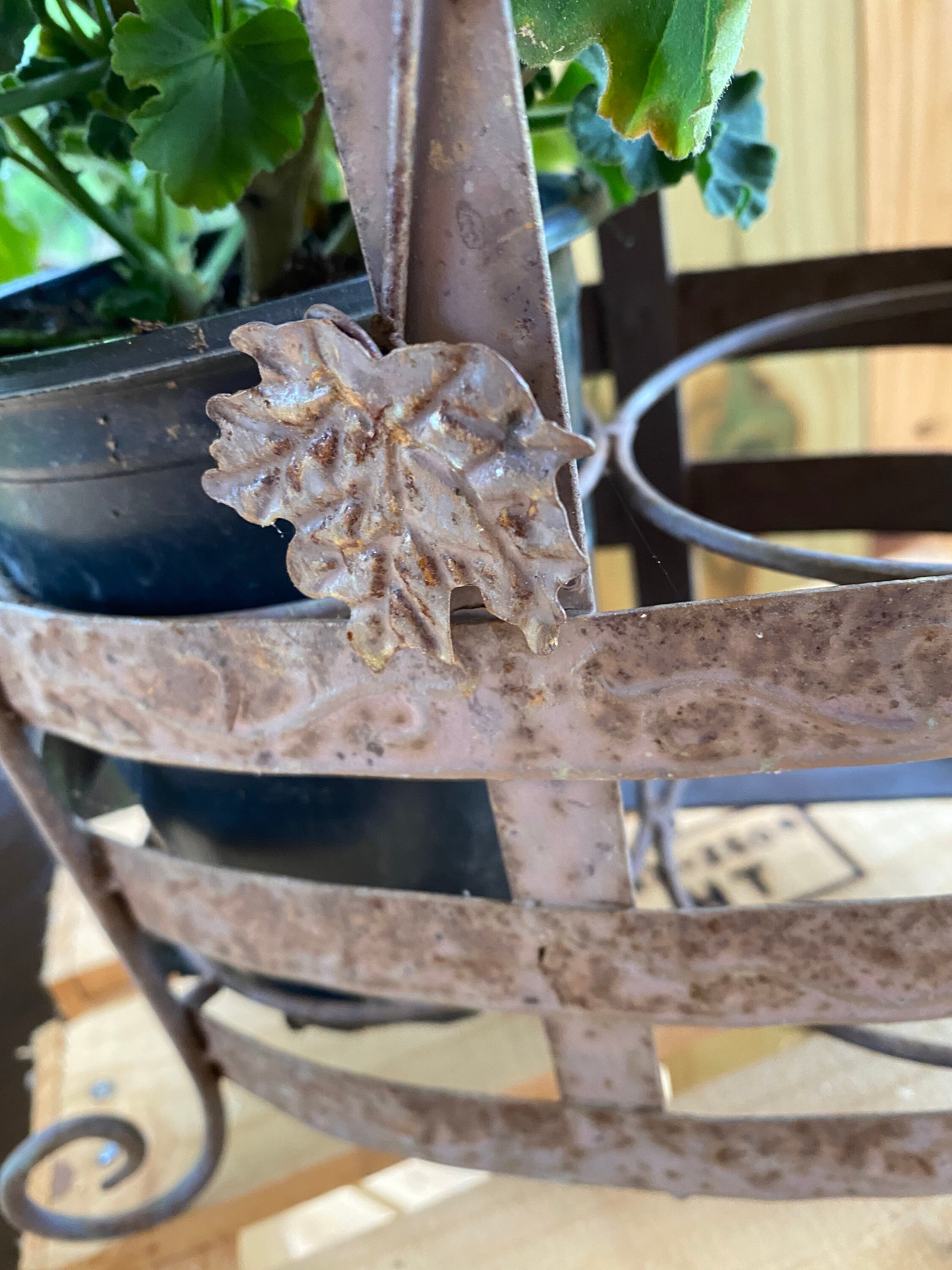 Rustic Wire Basket Footed W Handle. Metal Wine Carrier Plant Holder ...