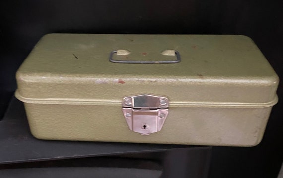 Green Metal Tackle Box Fishing Tackle Tool Box Missing Tray Inside Vintage  