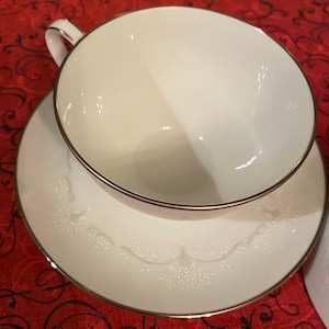 Noritake White Brook Tea Cup and Saucer 6441 Minimal Use Platinum Trim Set of 4 CarolinaMtnCompany