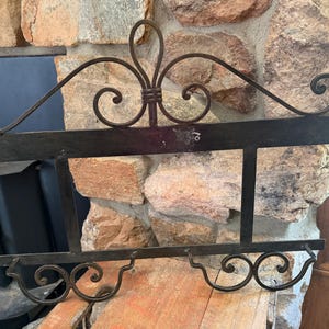 Estante de hierro forjado para platos, organizador de cocina colgante, decoración de cocina para el hogar, pergaminos vintage