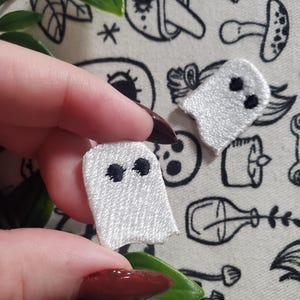 Mini ghost patch, iron on, sew on embroidered patch