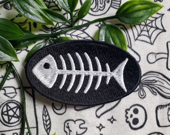 Toppa ricamata con lische di pesce da stirare e cucire