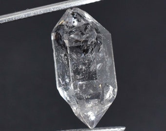 Naturel 10.90 Ct Rare Blanc Et Noir Herkimer Diamant Eau Cristal de Quartz Clair Anthraxolite Roches Rugueuses