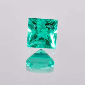 8 x 8 MM Flawless 3.50 Ct Natural Bi-Color Teal Sapphire GIT Certified Heart Touching Square Cut Gemstone Use Making Ring Pendent Tool