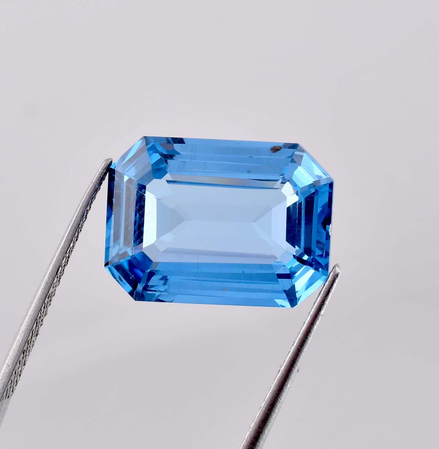 AAA+ 完璧な天然ラグーンブルートルマリン ラディアントカット GIT