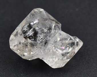 Naturel 10.95 Ct Rare Blanc Et Noir Herkimer Diamant Eau Cristal de Quartz Clair Anthraxolite Rough Rocks