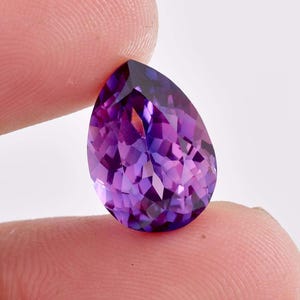Zafiro de Java azul púrpura bicolor impecable AAA, talla pera, certificado GIT, herramienta para hacer anillos y colgantes, piedra preciosa suelta disponible en todos los tamaños