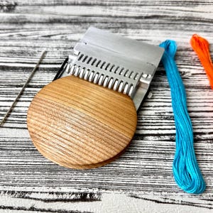 Speedweve Darning Loom Bastelset, Mending Loom, Kleiner Webrahmen mit 14 Festen Haken