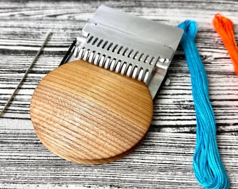 Speedweve Darning Loom Craft Kit, Mending Loom, Small Loom with 14 Fixed Hooks