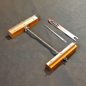 Adjustable Tapestry Pocket Weaving Loom + Weaving Shuttle and Needle