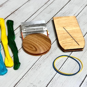 Speedweve loom crafting gift 14 hooks with wooden platform, Darning tools for patches, Easy darn darning machine, Christmas gift for mom