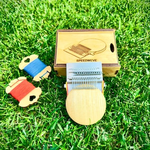 Speedweve type in wooden box, Darning machine (14 hooks), Speedweve darner, Small loom