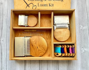 Set of 3 darning loom in wooden box + darning threads+ladder hooks+needles. Speedweve for patches 3.35”x2.95”, 2.36”x2.36”, 1.77”x1.77”