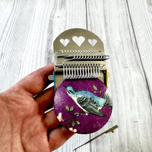 Speedweve Loom with decoupage bird print (14 hooks),Darning tool, Darn easy loom, Darning loom, Small speedweve, Speedweave, Weaving loom