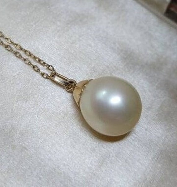 Vintage 9ct gold faux pearl drop pendant necklace… - image 1