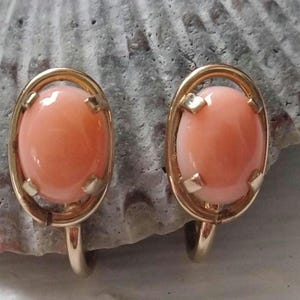 Vintage gold filled natural coral screwback stud earrings, vintage gold filled screwback earrings, natural coral earrings, vintage coral