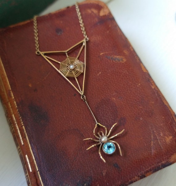 Antique Edwardian 9ct gold spider and web pendant 