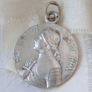 Antique silver plated French Joan of Arc medal, antique Joan of Arc medallion, French Joan of Arc medal, talisman, antique French medal
