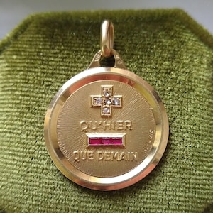 Vintage large 18k gold A. Augis diamond and ruby Qu hier que demain love medal, vintage French gold love medal, vintage 18k gold medal