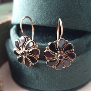 Antique 9ct rose gold black onyx flower mourning drop earrings, antique Victorian mourning earrings, Victorian mourning jewelry, black onyx